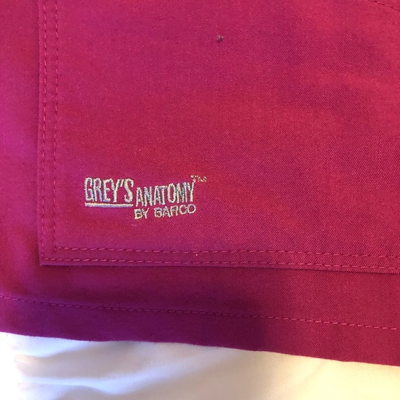 Grey’s Anatomy Pink Scrub Top - Picture 5 of 5